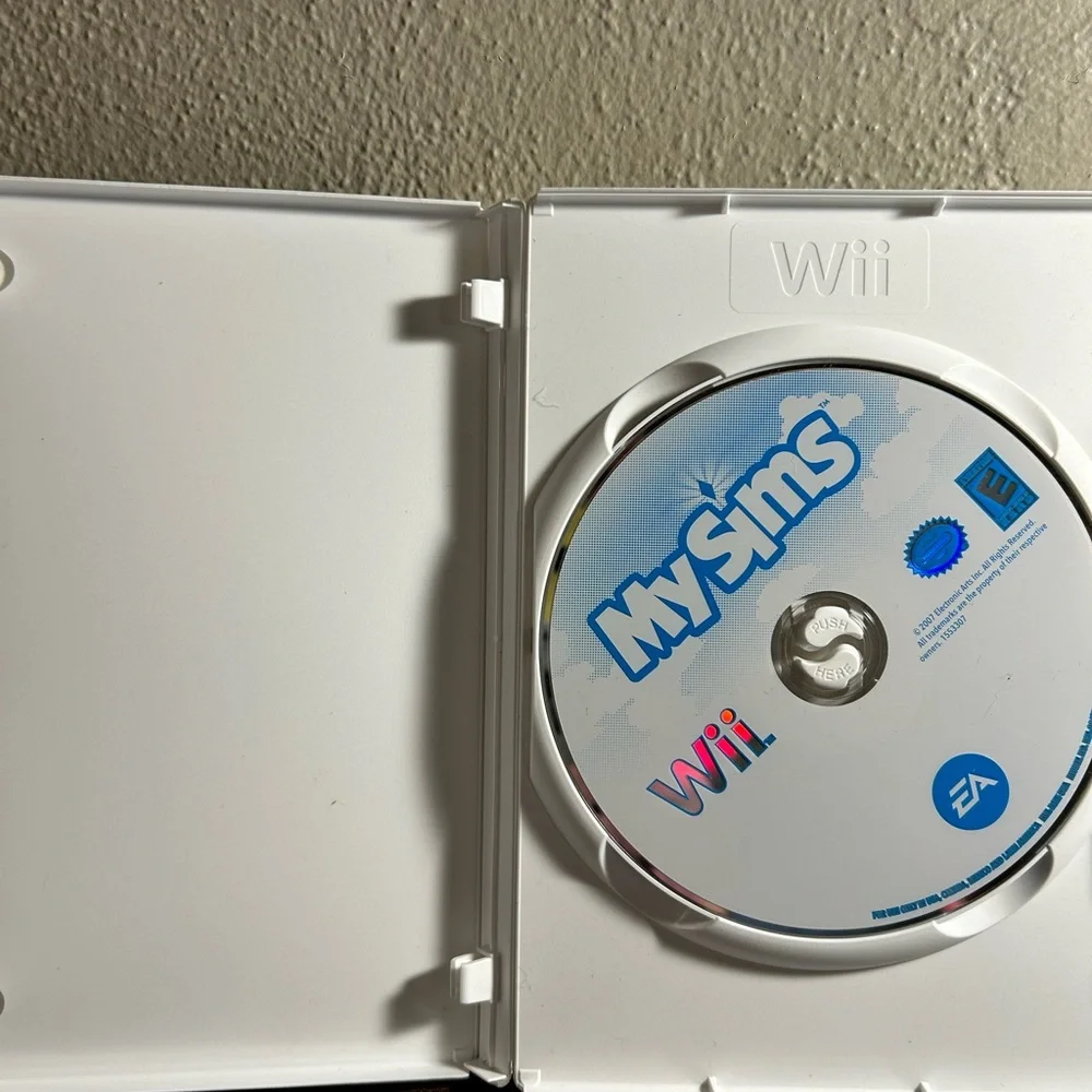 MySims Nintendo Wii Game - Picture 3 of 3